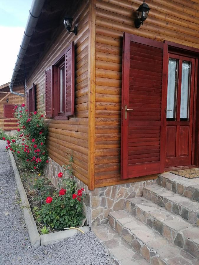 Korondi Kulcsosházak Exterior foto