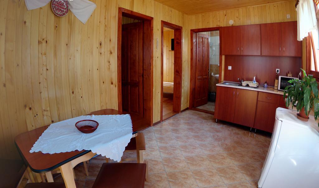 Korondi Kulcsosházak Habitación foto