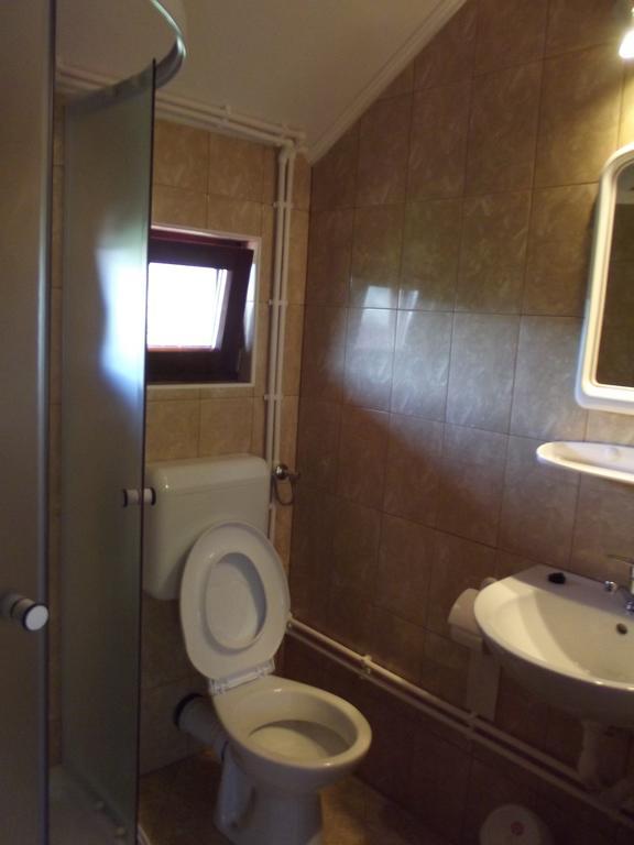 Korondi Kulcsosházak Habitación foto